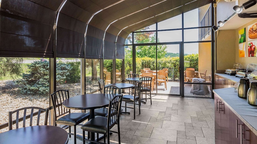 Quality Inn & Suites Sevierville - Pigeon Forge