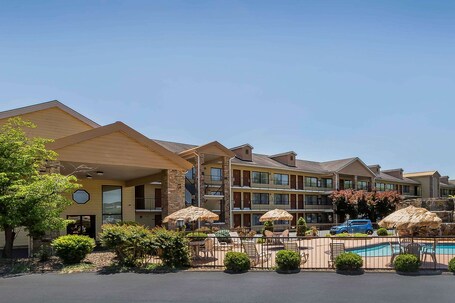 Quality Inn Suites Sevierville Pigeon Forge - Image 4