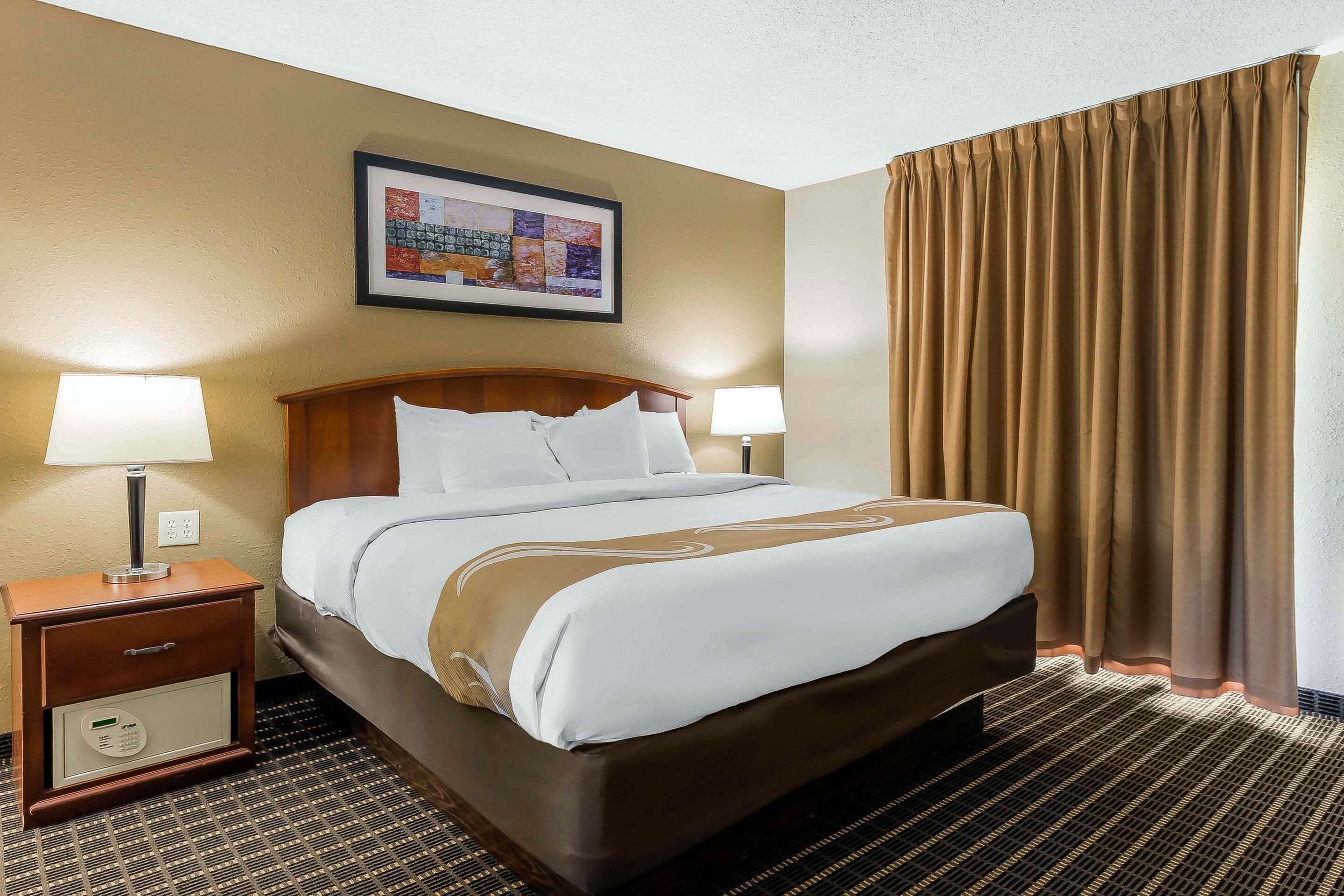 Room, 1 King Bed, Non Smoking, Hot Tub