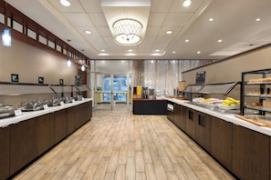 Daily cooked-to-order breakfast for a fee