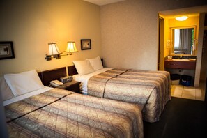 Individually furnished, blackout drapes, bed sheets - Langley Hwy Hotel (Langley)
