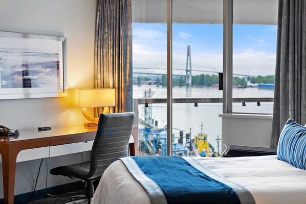Balcony view - Inn at the Quay (New Westminster)