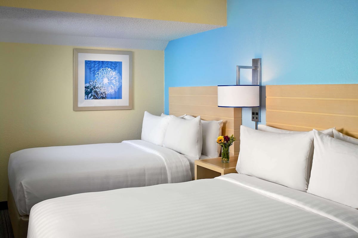 Premium bedding, iron/ironing board, free WiFi, bed sheets