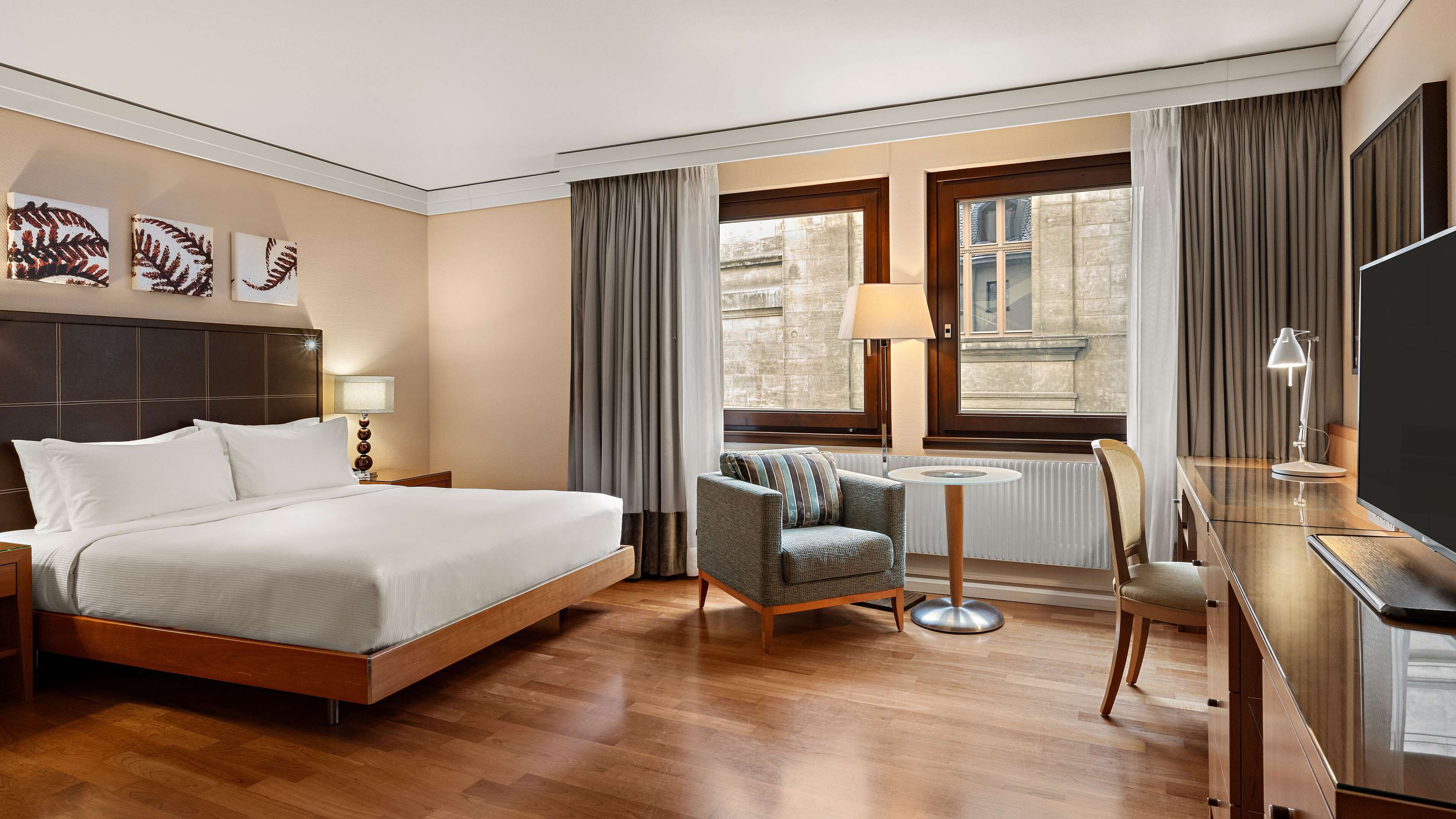 hypo-allergenic bedding, in-room safe, desk, blackout curtains