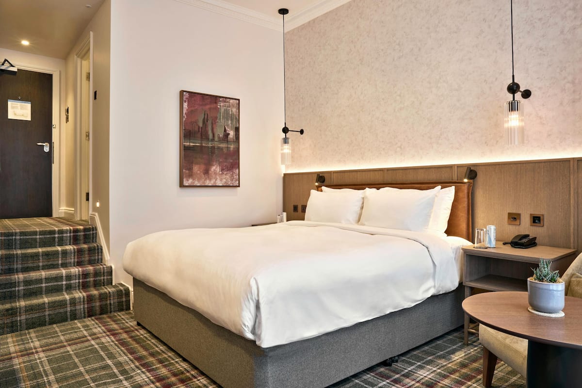 Habitación Premium | Ropa de cama de alta calidad y caja de seguridad en la habitación