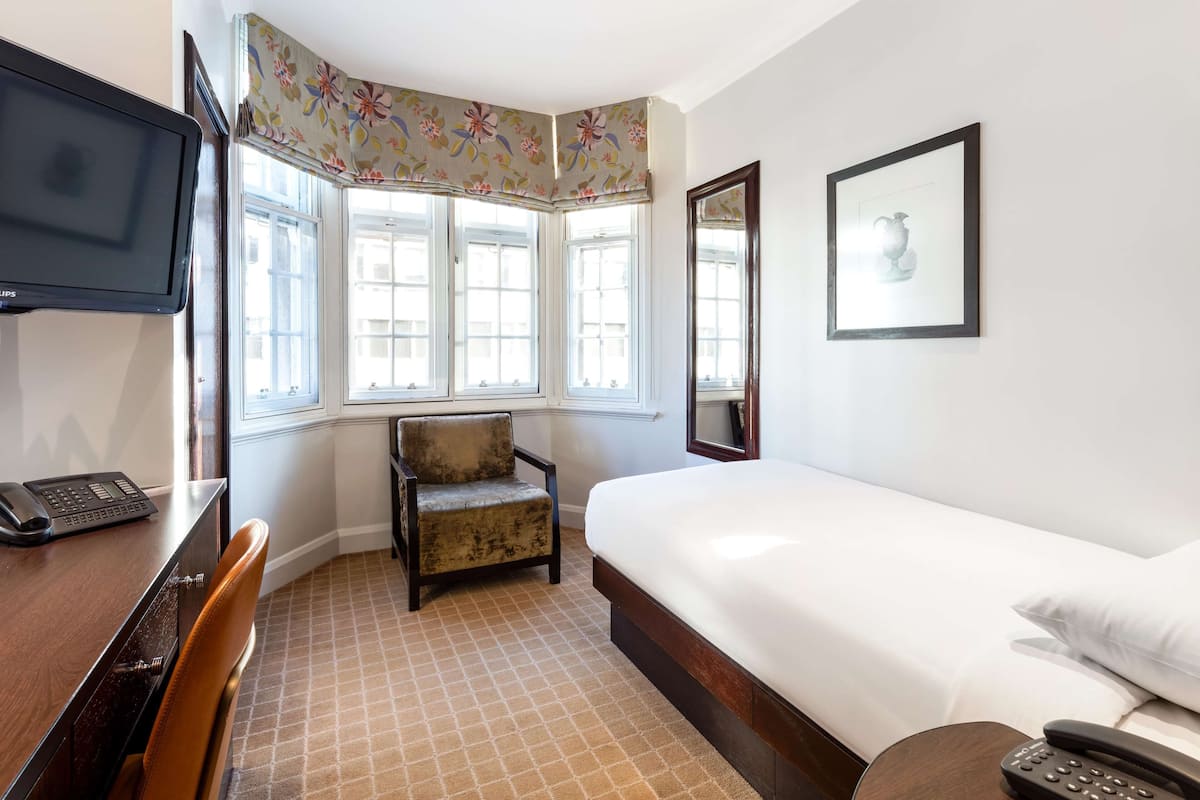 1 bedroom, premium bedding, in-room safe, desk