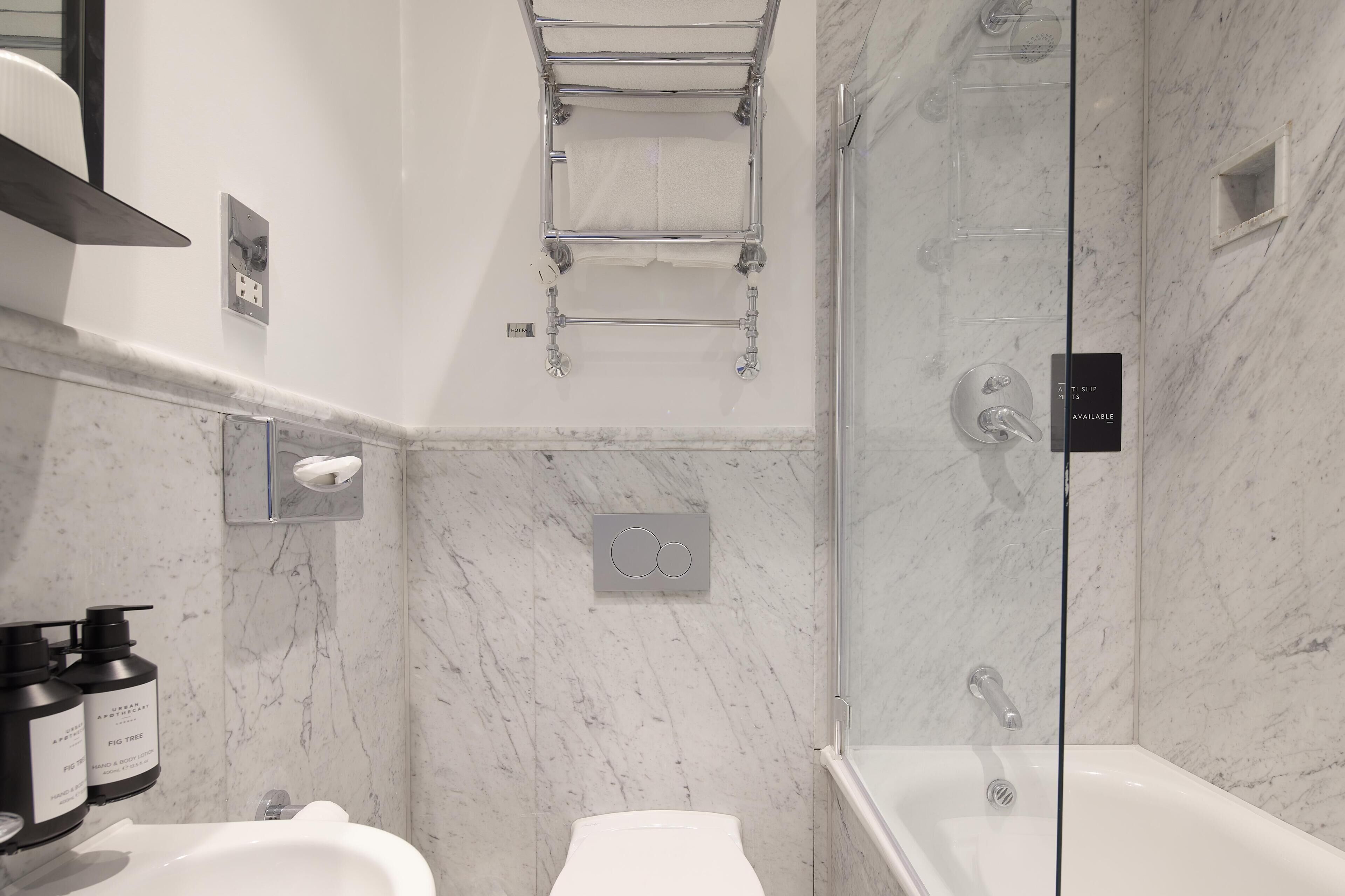 Photo - Radisson Blu Hotel, London Euston Square