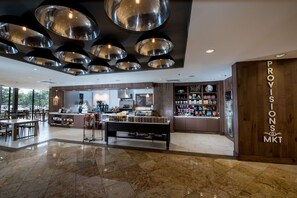 Breakfast and brunch served, American cuisine