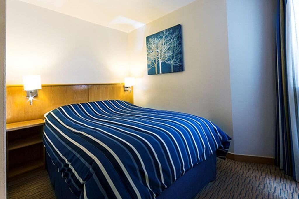 In-room safe, desk, WiFi (free), bed sheets