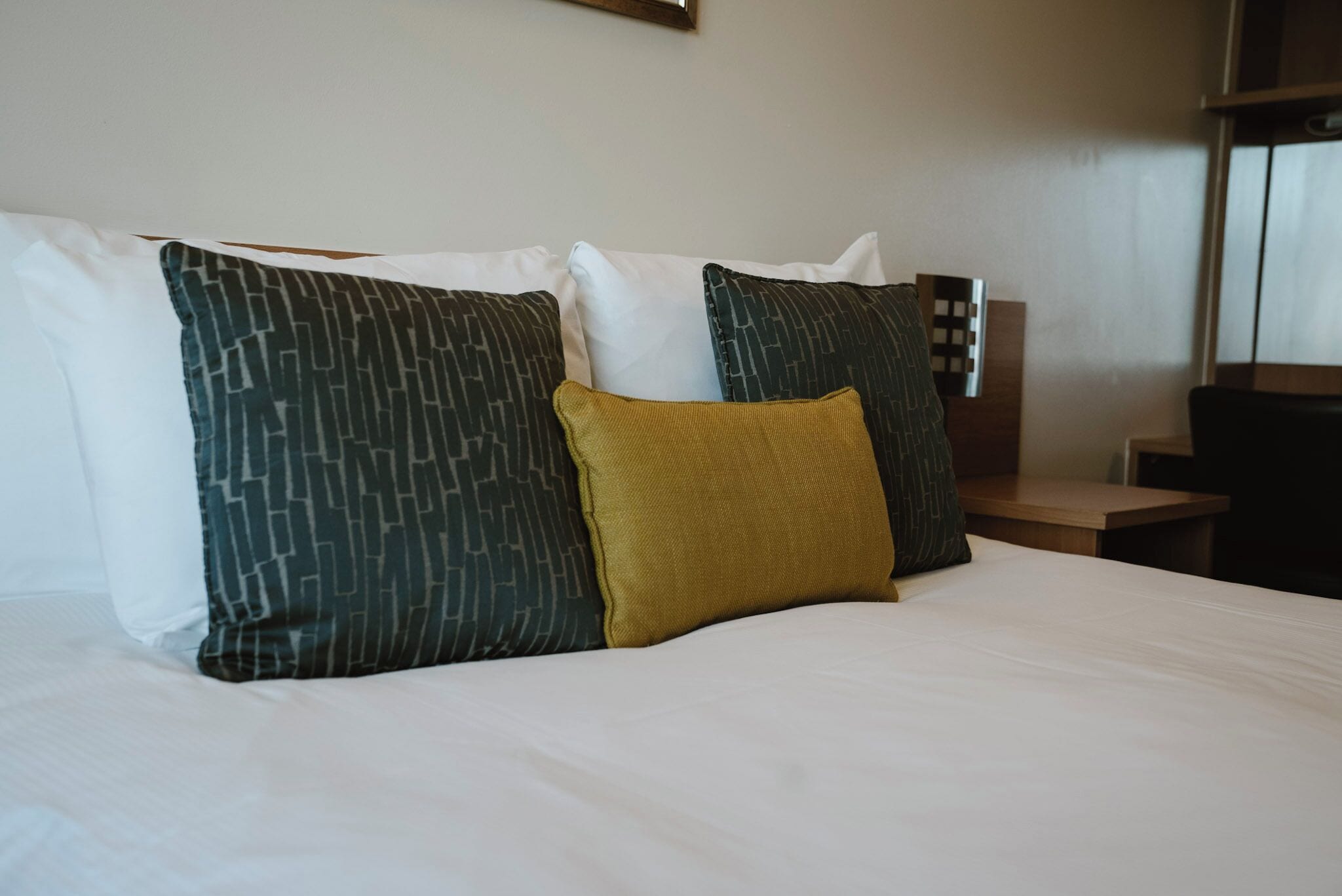 Executive Room (Solo) | In-room safe, desk, free WiFi, bed sheets