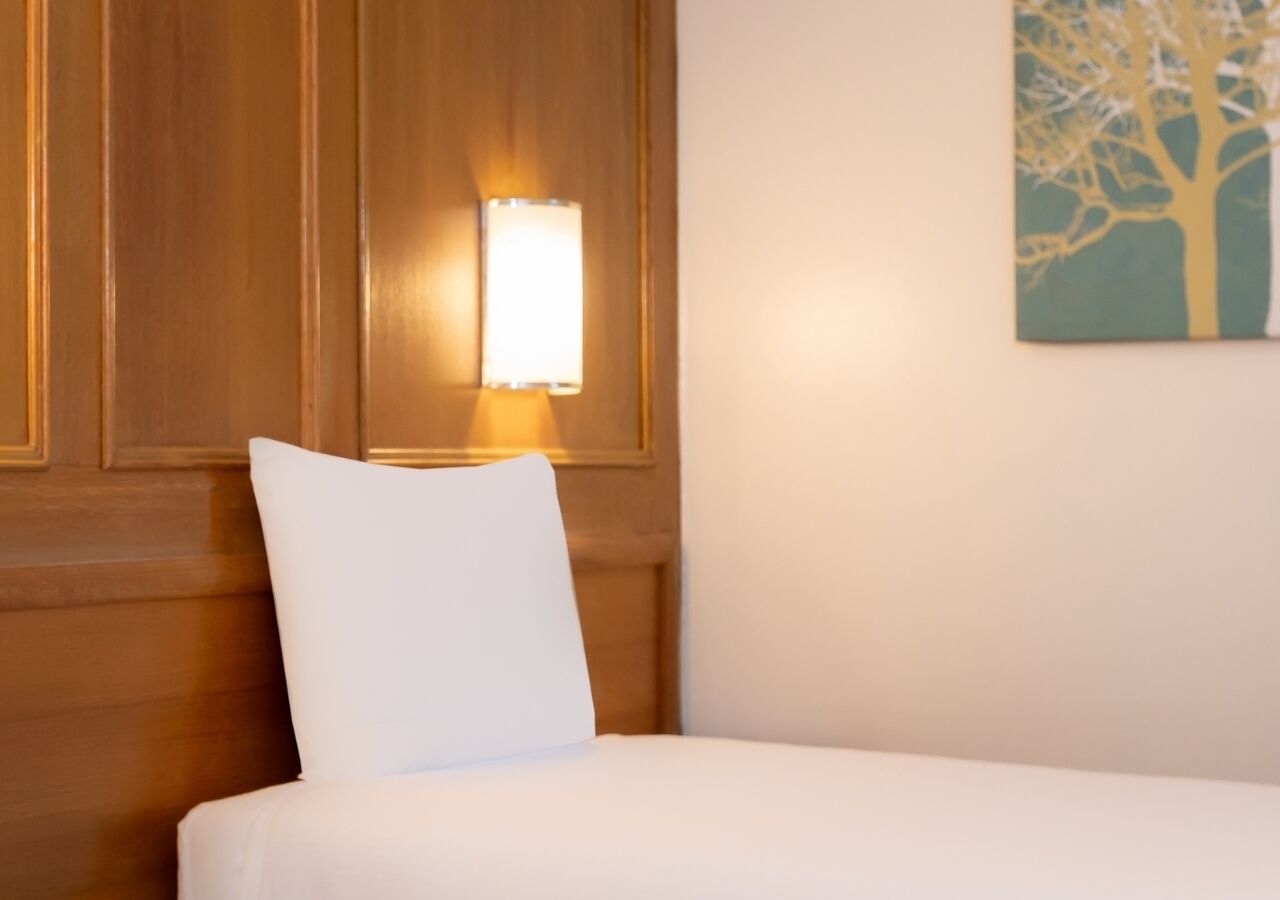 Classic Room (Solo) | Peti besi dalam bilik, meja, Wi-fi percuma, cadar katil 