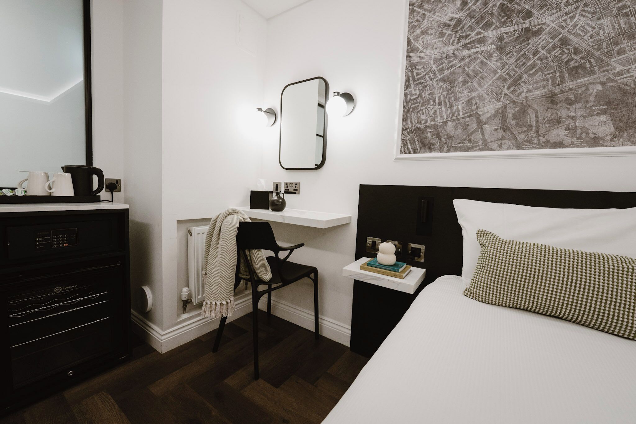 Signature Twin Room | In-room safe, desk, free WiFi, bed sheets