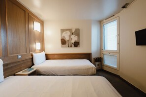 Superior Twin Room | In-room safe, desk, free WiFi, bed sheets