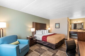 Iron/ironing board, free WiFi, bed sheets
