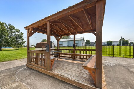 BBQ/picnic area