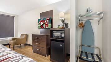 Superior Room, 1 King Bed, Smoke Free | Iron/ironing board, free cribs/infant beds, free WiFi, bed sheets