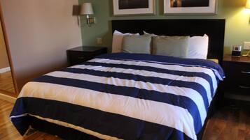 Premium-huone, tupakointi kielletty | 1 makuuhuone, tallelokero huoneessa, yksilöllisesti sisustettu