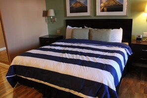 Premium Room, Non Smoking | 1 bedroom, in-room safe, individually decorated, individually furnished