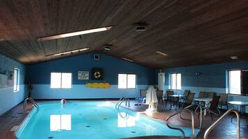 Indendørs pool