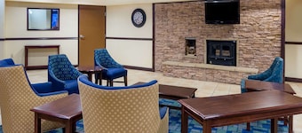 Days Inn & Suites by Wyndham Bridgeport - Clarksburg