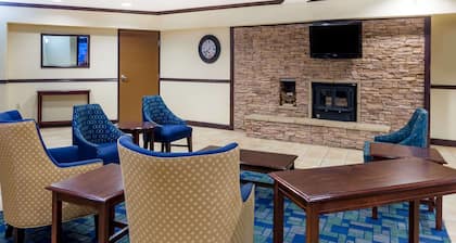 Days Inn & Suites by Wyndham Bridgeport - Clarksburg
