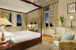 Minibar, in-room safe, desk, rollaway beds