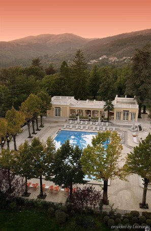 Indoor pool, outdoor pool, pool umbrellas, sun loungers - Grand Palazzo Della Fonte (Fiuggi)