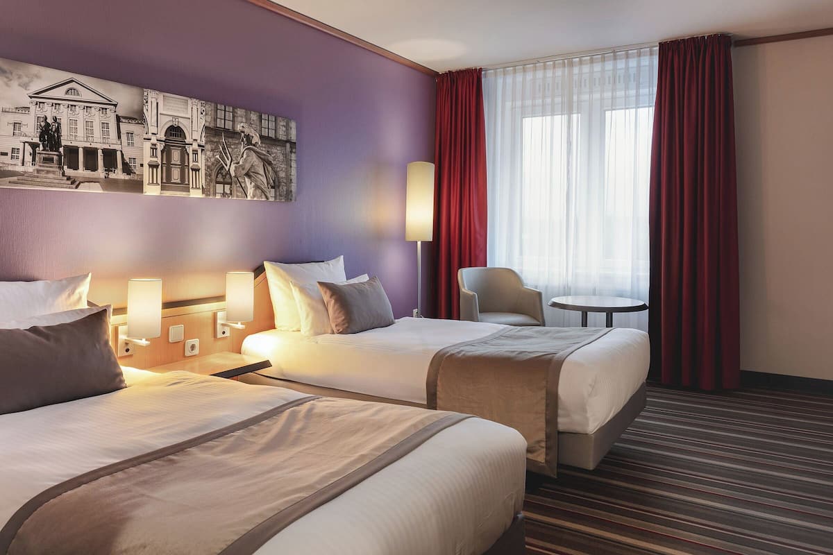 Deluxe Twin Room | In-room safe, desk, free WiFi, bed sheets