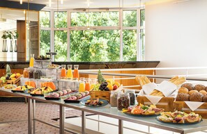 Daily to-go breakfast (EUR 18 per person) - Leonardo Hotel Weimar (Weimar)