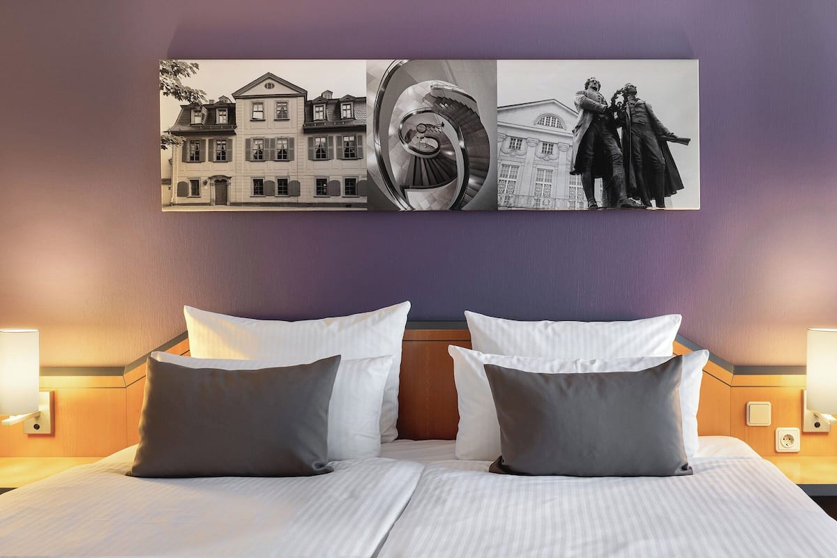 Chambre supérieure double | Coffre-fort, bureau, accès au Wi-Fi (inclus), literie fournie