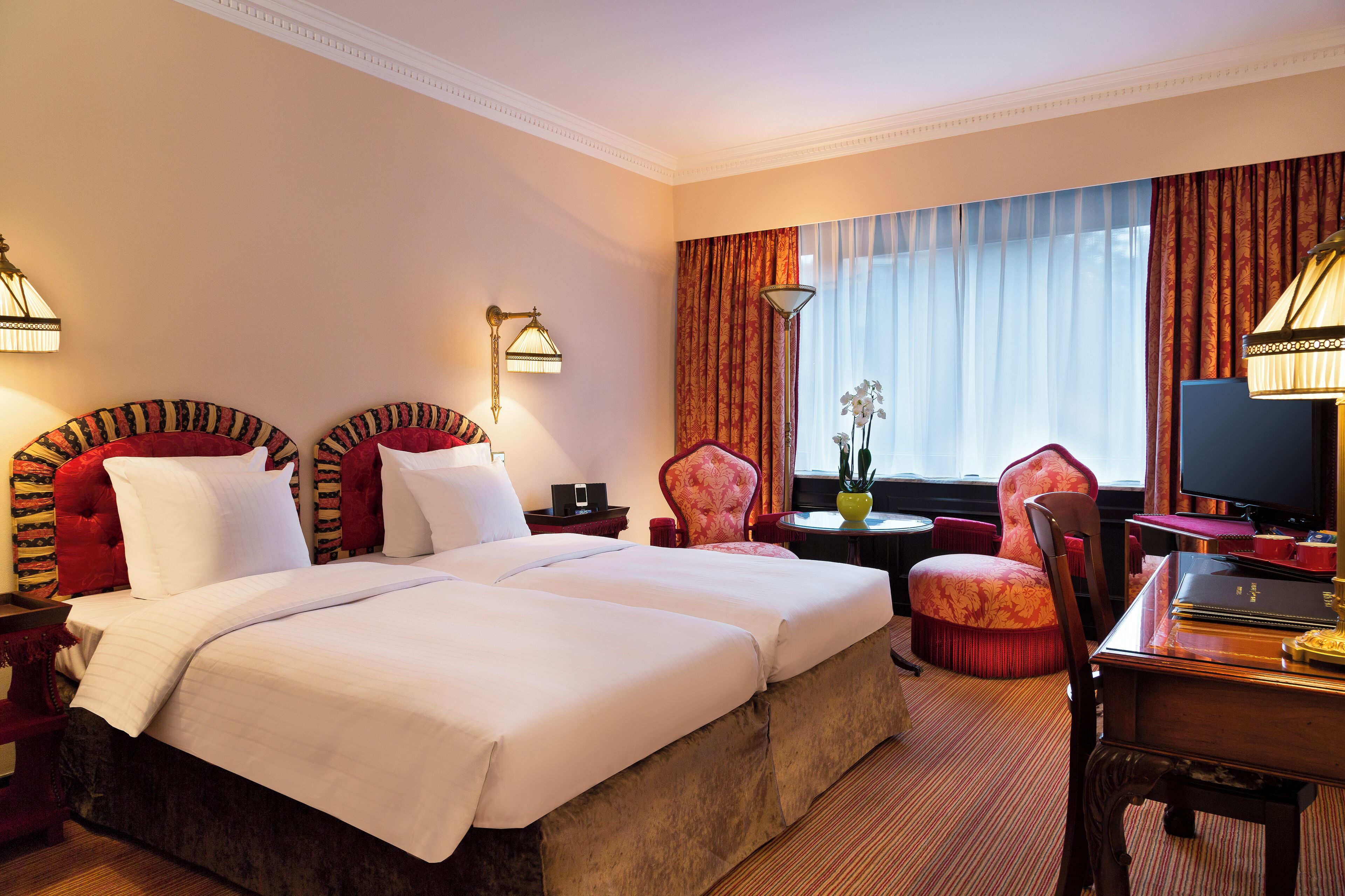 Classic Room, 2 Single Beds, City View