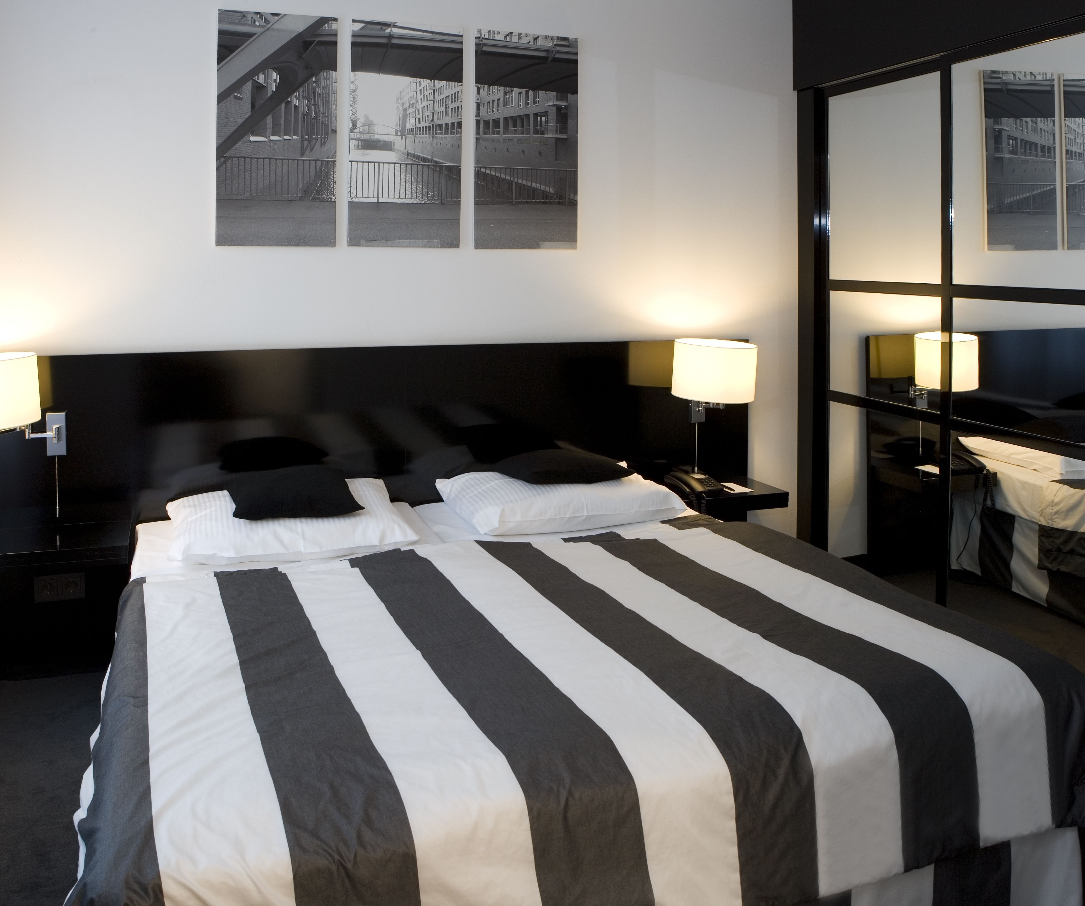 hypo-allergenic bedding, in-room safe, desk, laptop workspace