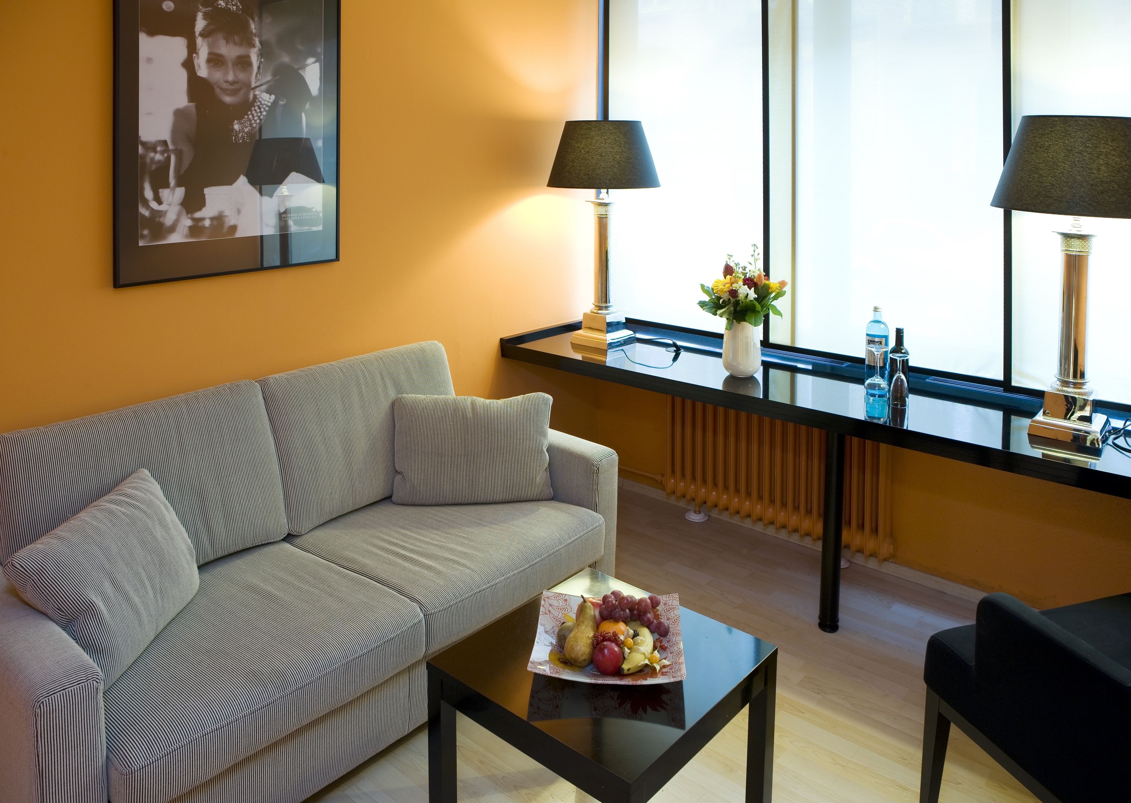 82-cm flat-screen tv with cable channels, tv