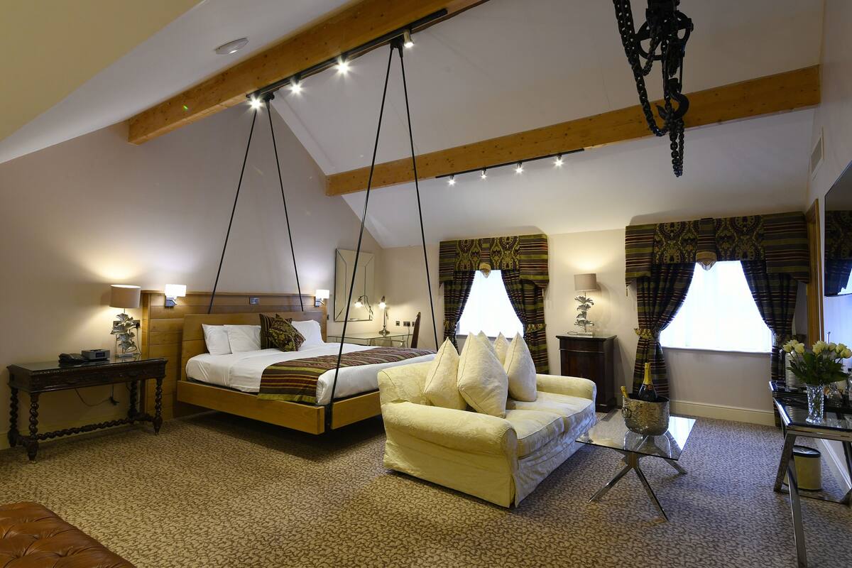 suite, 1 king bed, non smoking, sauna | 1 bedroom, premium bedding, in-room safe, individually decorated