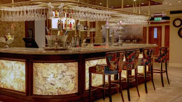 Breakfast, lunch, dinner served; garden views