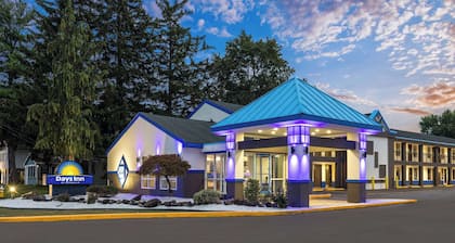 Days Inn & Suites by Wyndham Albany