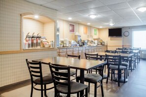 Petit déjeuner servi sur place