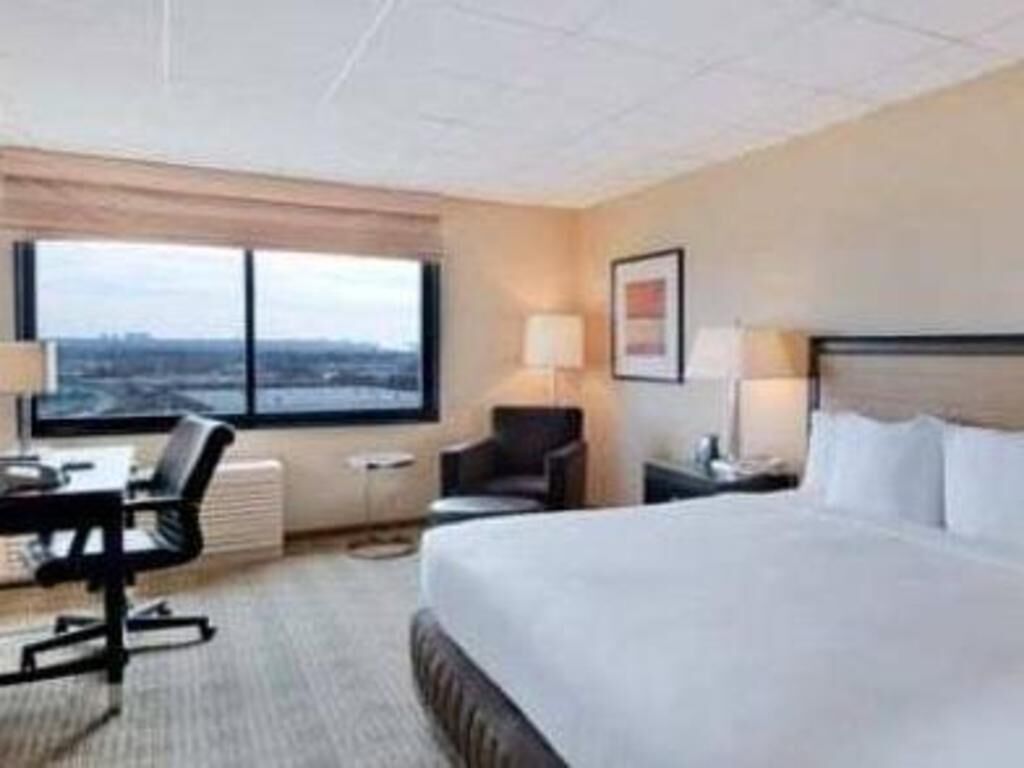 Premium bedding, pillowtop beds, in-room safe, desk