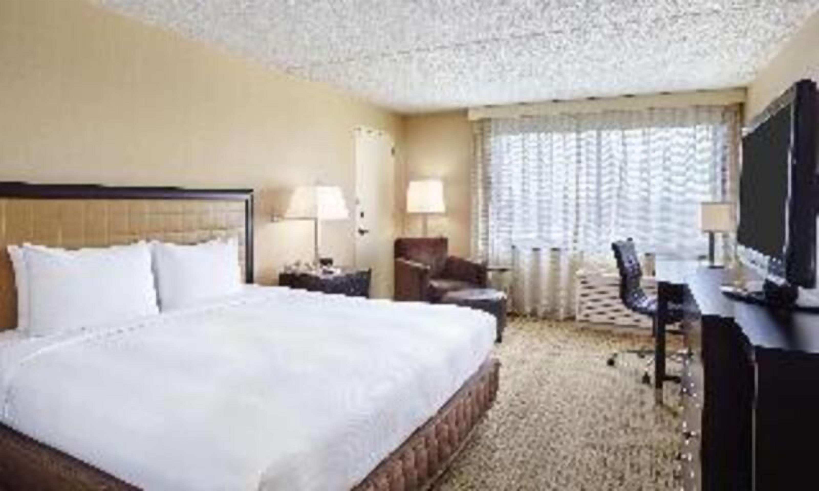 Premium bedding, pillowtop beds, in-room safe, desk