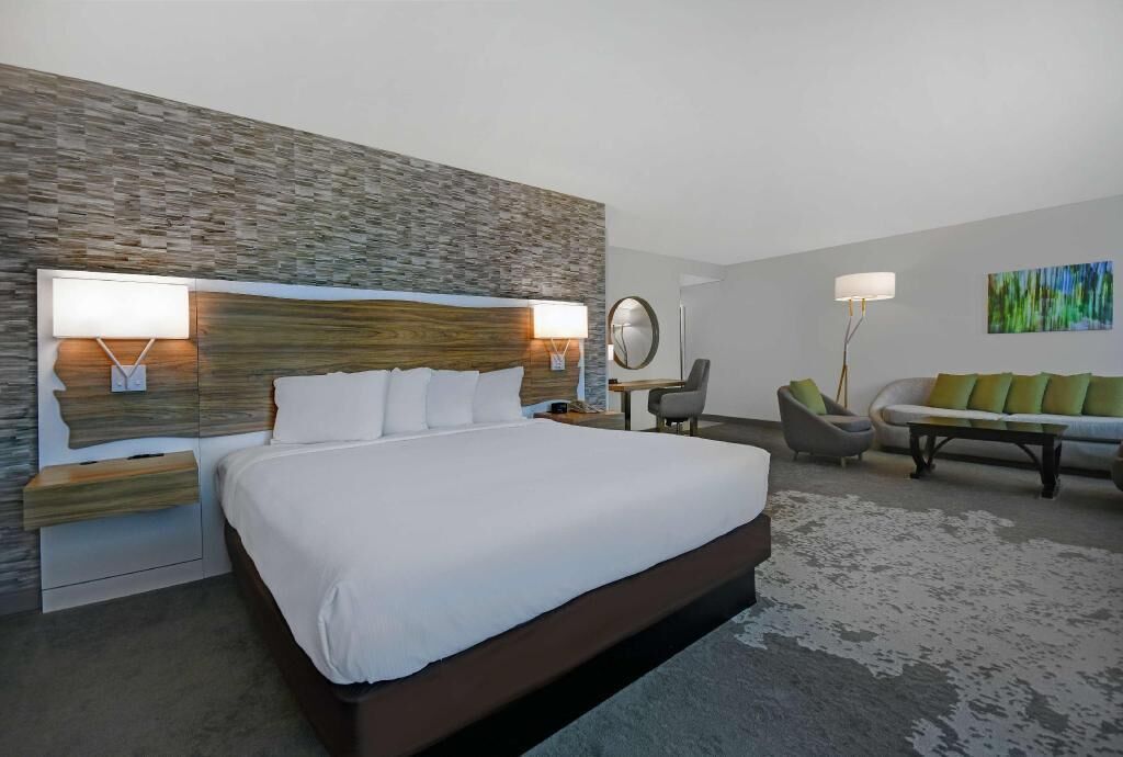 Premium bedding, pillowtop beds, in-room safe, desk