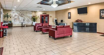 Red Carpet Inn Hazleton