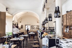 Lunch and dinner served  - Hotel Weitzer Graz (Graz)