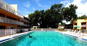 2 piscinas al aire libre