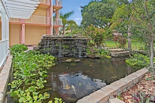 Howard Johnson by Wyndham Tropical Palms Kissimmee