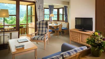 Standard Apartment | Premium bedding, in-room safe, desk, blackout drapes
