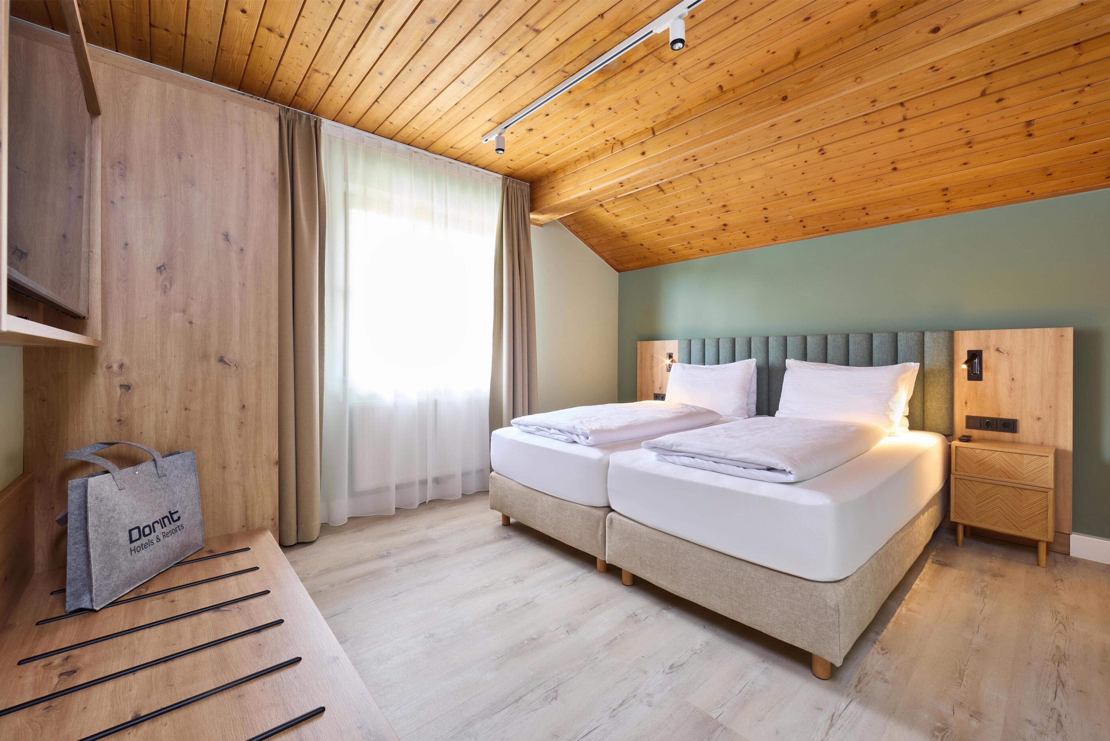 Premium bedding, in-room safe, desk, blackout curtains