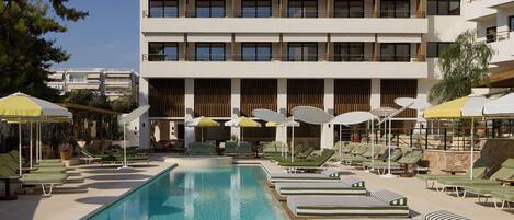 Piscine extérieure, tentes de plage, parasols de plage