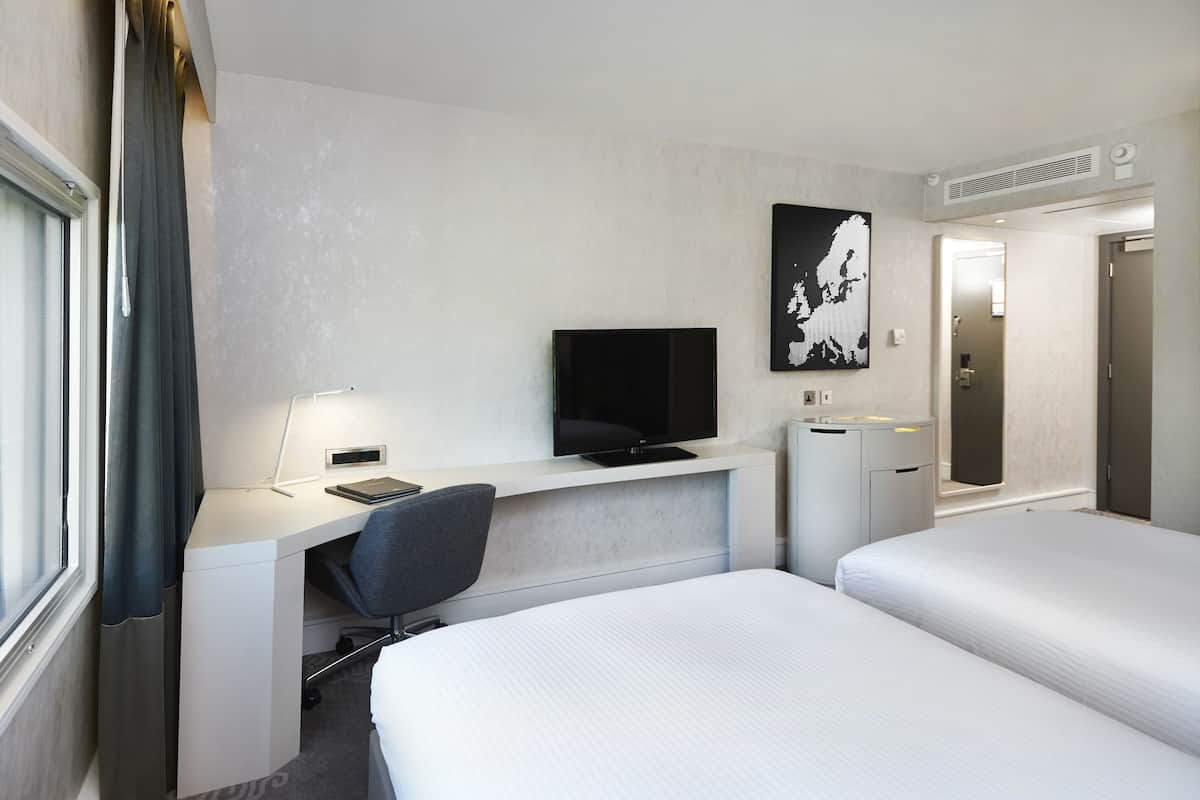 Coffres-forts dans les chambres, bureau