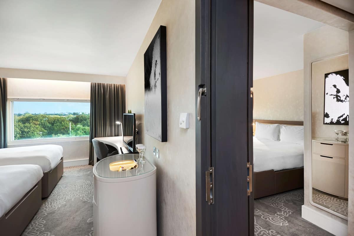 Chambre Familiale, chambres communicantes | Coffres-forts dans les chambres, bureau