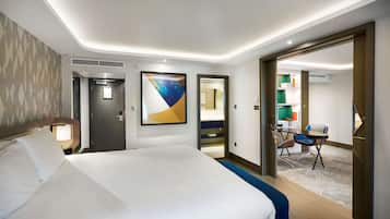 Executive Suite, 1 King Bed (With Lounge Access)